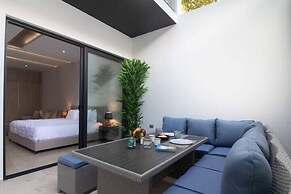 Downtown Playa Apartments Infinity Pool