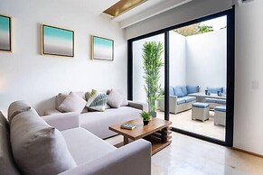 Downtown Playa Apartments Infinity Pool