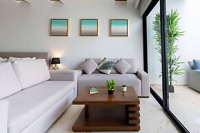 Downtown Playa Apartments Infinity Pool