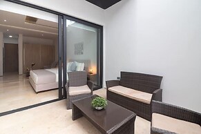 Downtown Playa Apartments Infinity Pool