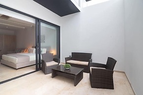 Downtown Playa Apartments Infinity Pool