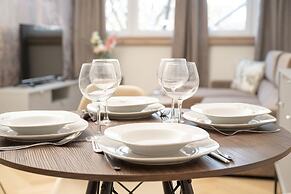 Zielińskiego Apartment by Renters