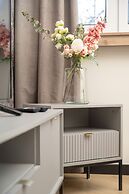 Zielińskiego Apartment by Renters