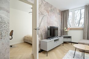 Zielińskiego Apartment by Renters
