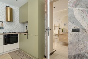 Zielińskiego Apartment by Renters
