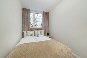 Zielińskiego Apartment by Renters