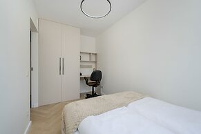 Zielińskiego Apartment by Renters