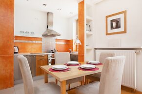 5th Floor Apartment in Warsaw by Renters