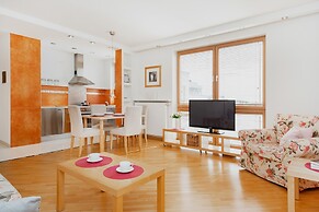 5th Floor Apartment in Warsaw by Renters