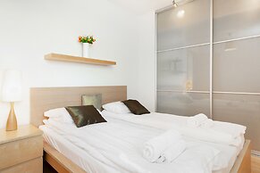 5th Floor Apartment in Warsaw by Renters