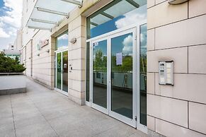 5th Floor Apartment in Warsaw by Renters