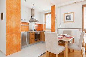 5th Floor Apartment in Warsaw by Renters