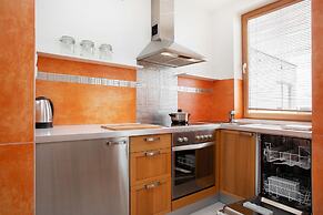 5th Floor Apartment in Warsaw by Renters