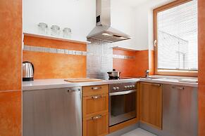 5th Floor Apartment in Warsaw by Renters