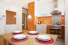 5th Floor Apartment in Warsaw by Renters