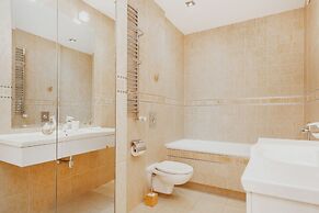 5th Floor Apartment in Warsaw by Renters