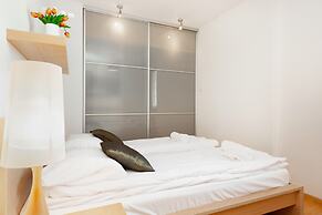 5th Floor Apartment in Warsaw by Renters