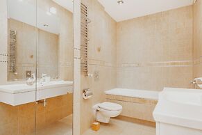 5th Floor Apartment in Warsaw by Renters