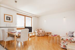 5th Floor Apartment in Warsaw by Renters