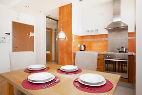 5th Floor Apartment in Warsaw by Renters