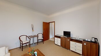Klaudia's Hotel & Restaurant