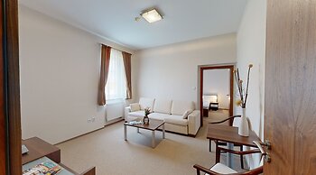Klaudia's Hotel & Restaurant