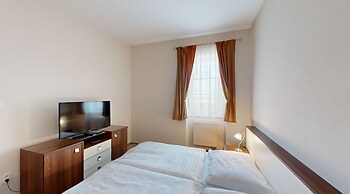 Klaudia's Hotel & Restaurant