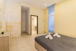 Maltese Stone Apt 100mt From Sea Sliema