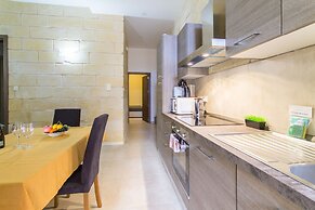 Maltese Stone Apt 100mt From Sea Sliema