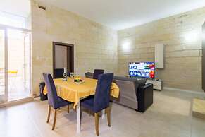 Maltese Stone Apt 100mt From Sea Sliema