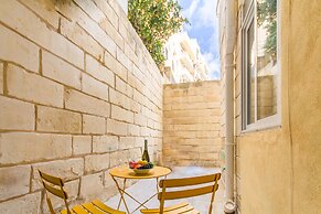 Maltese Stone Apt 100mt From Sea Sliema