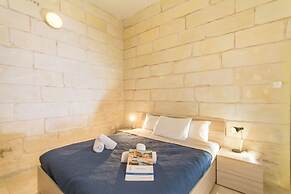Maltese Stone Apt 100mt From Sea Sliema
