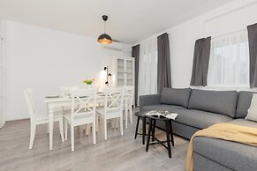 Cozy Family Apartment by Renters