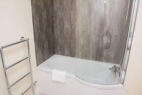 Charming 1-bed Apartment in Stroud