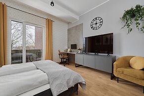 Na Grobli Studio Apartment by Renters