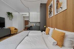 Na Grobli Studio Apartment by Renters
