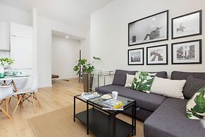 Apartment With Parking by Renters