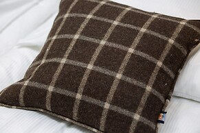 Apartment With Parking by Renters