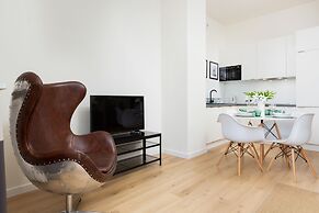 Apartment With Parking by Renters