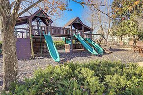 Elegant Pigeon Forge Condo w/ Golf Course View!