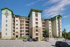 Elegant Pigeon Forge Condo w/ Golf Course View!