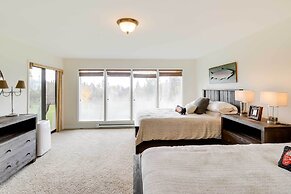 Beautiful Bigfork Condo w/ Hot Tub Access!