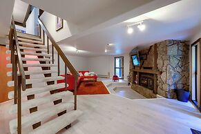 Mid-century Cabin: Creekside, Easy Access to I-70