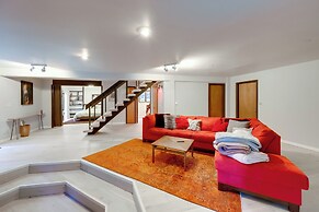 Mid-century Cabin: Creekside, Easy Access to I-70