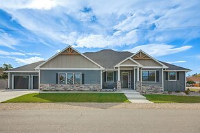 Red Lodge Home w/ Private Hot Tub & Fire Pit!