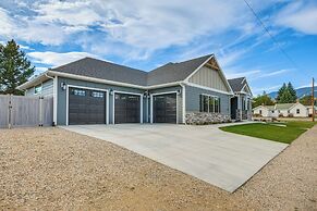 Red Lodge Home w/ Private Hot Tub & Fire Pit!