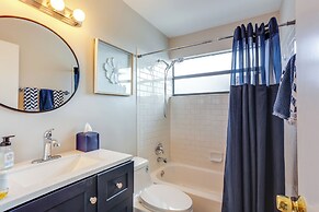 5 Mi to Beach: Jupiter Townhome w/ Pool Access