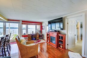 Bayfront Port Hadlock Retreat w/ Grill & Deck!
