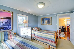 Bayfront Port Hadlock Retreat w/ Grill & Deck!