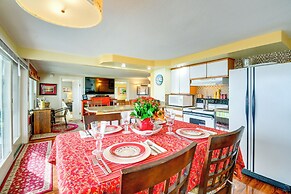 Bayfront Port Hadlock Retreat w/ Grill & Deck!
